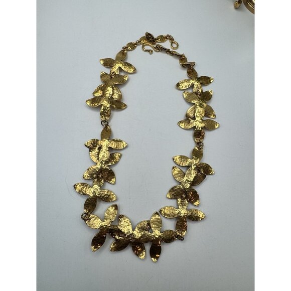 Vintage RLL Ralph Lauren Gold Tone Flower Design Gold Tone Necklace 17" Long - Picture 8 of 9